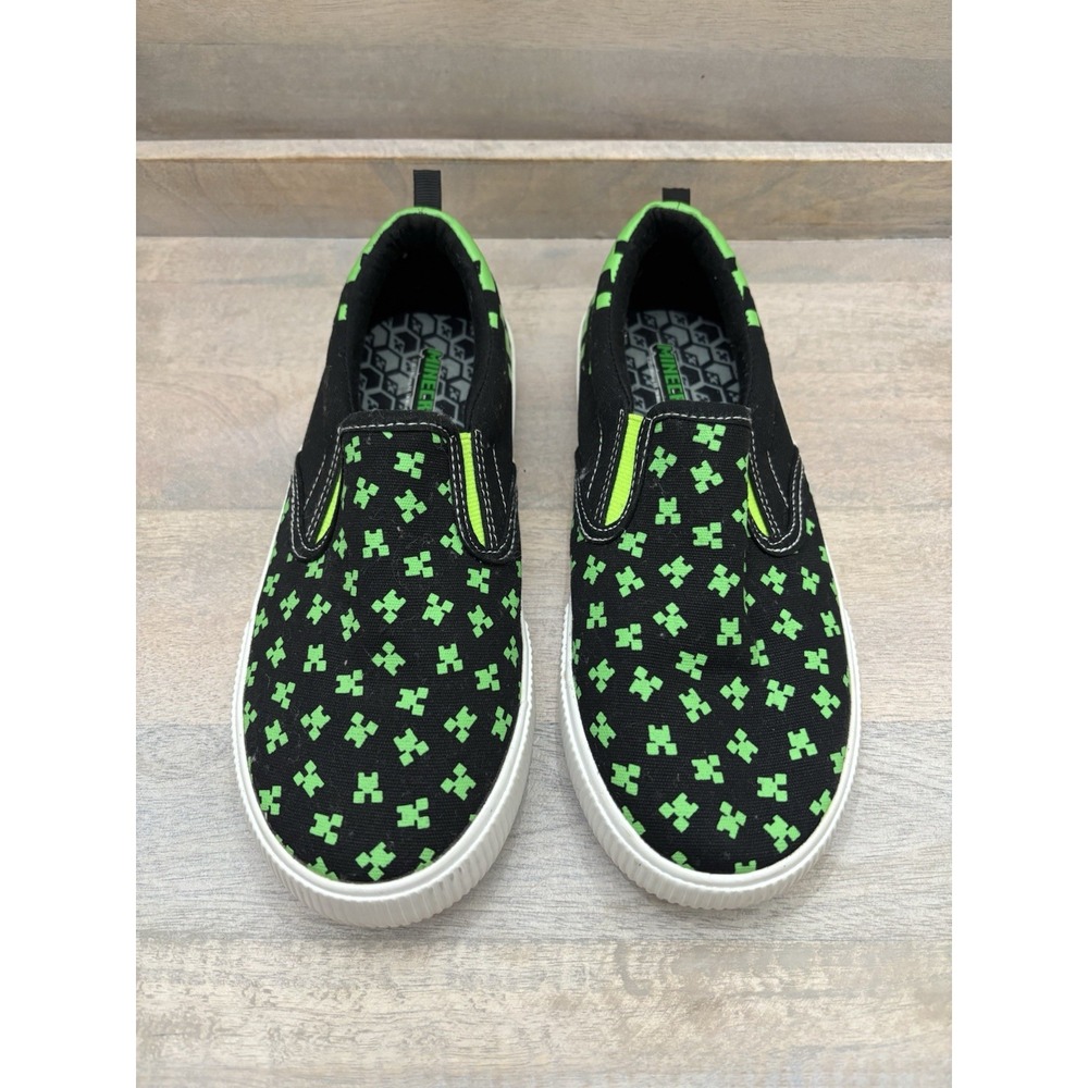 Minecraft boys sneakers size 2 Black/Green ‎ Slip On